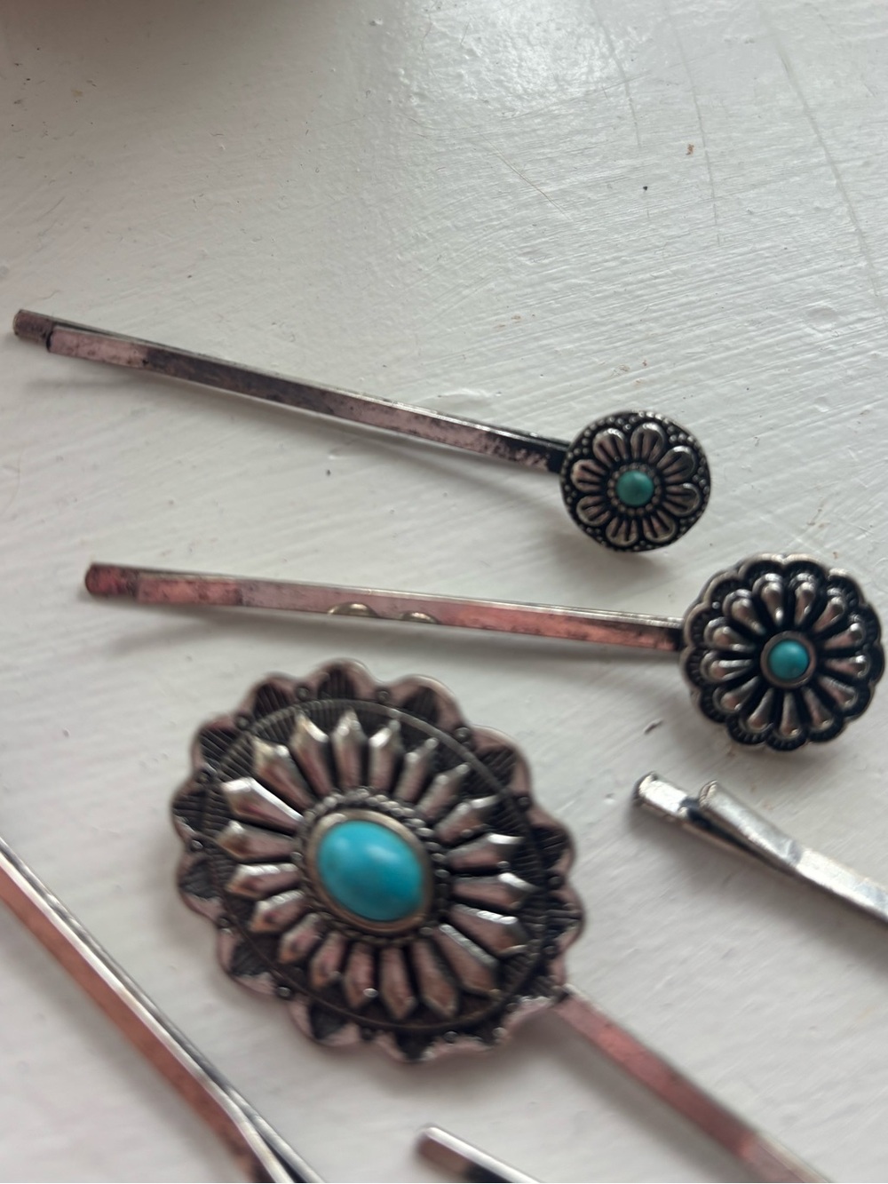 Western Faux Turquoise Concho Hair Pins Silver Tone Bobby Pin Set of 6 - Picture 4 of 5